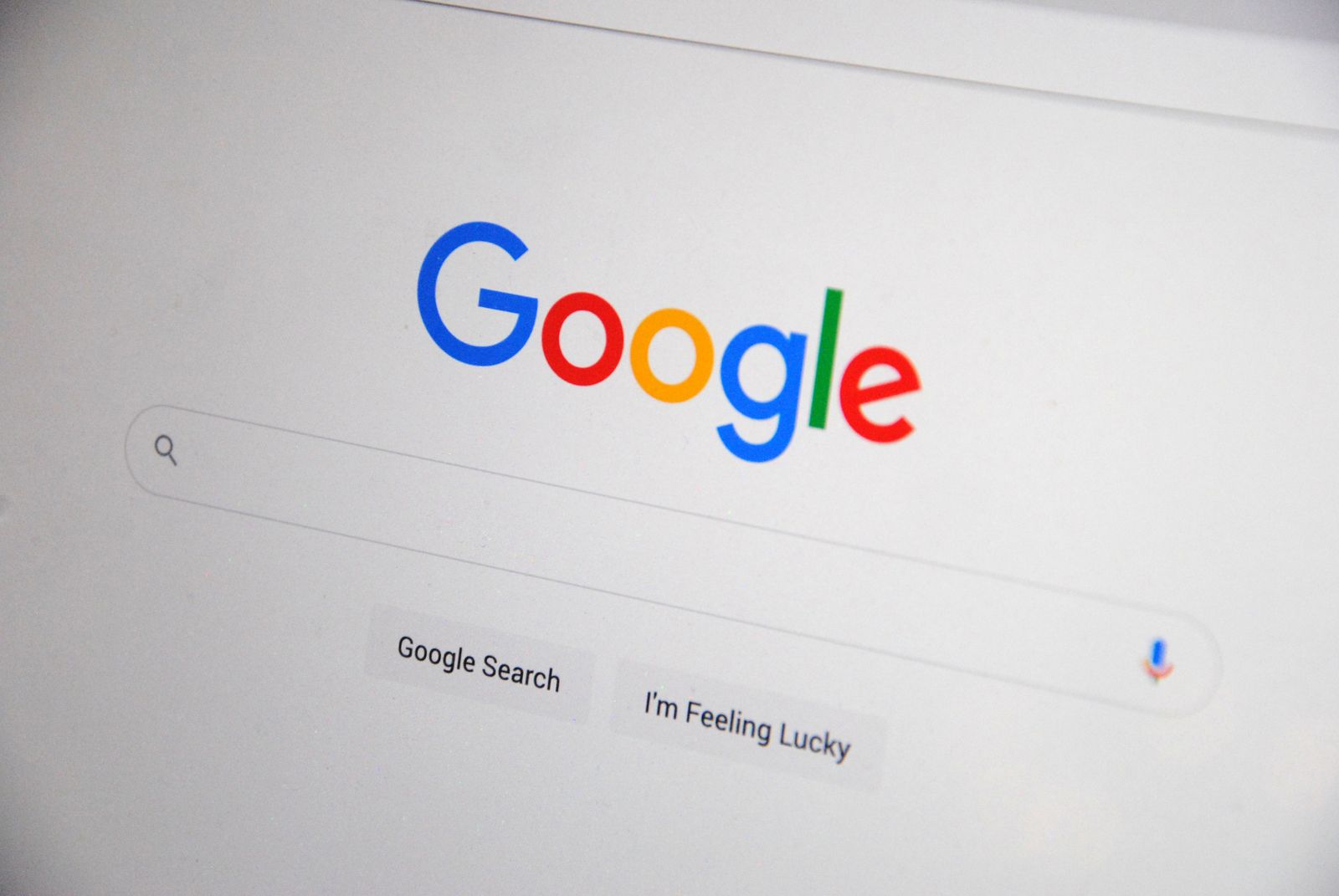 Tela de computador com a página de busca do Google aberta